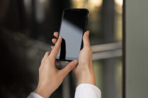 Een zwart scherm is een veelvoorkomend probleem bij Iphones
